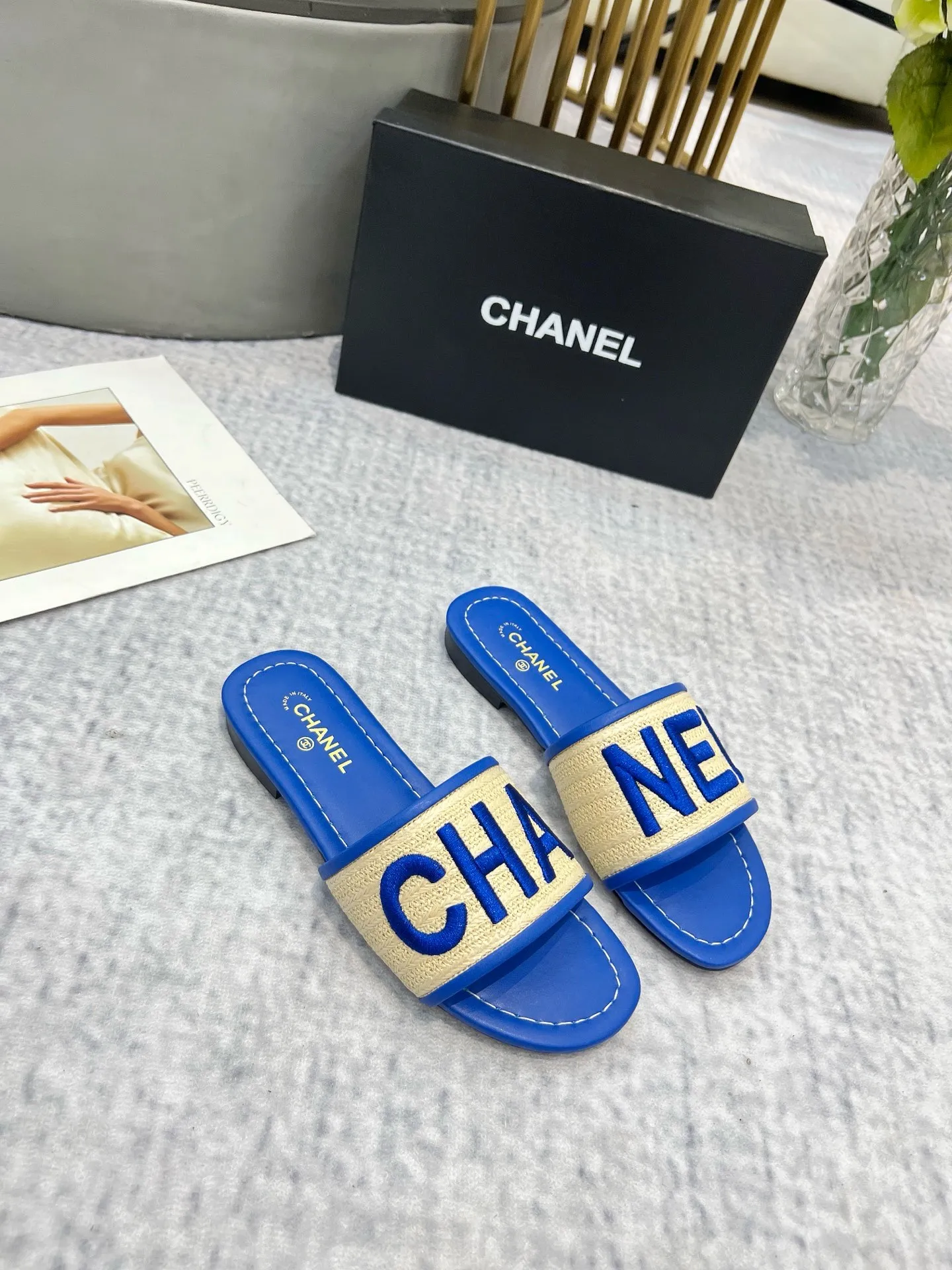💕💕Factory direct selling price p340💕💕 Genuine leather sole +30 CHANEL, the upper uses three-dimensional electric embroidery technology, the upper foot is comfortable, soft and breathable, must-have size 35-43, leather sole +30